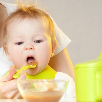 Purée Pour Aliments Pour Bébés Avec Légumes Et Fruits Alimentation  Sélective La Première Alimentation Complémentaire De L'enfant